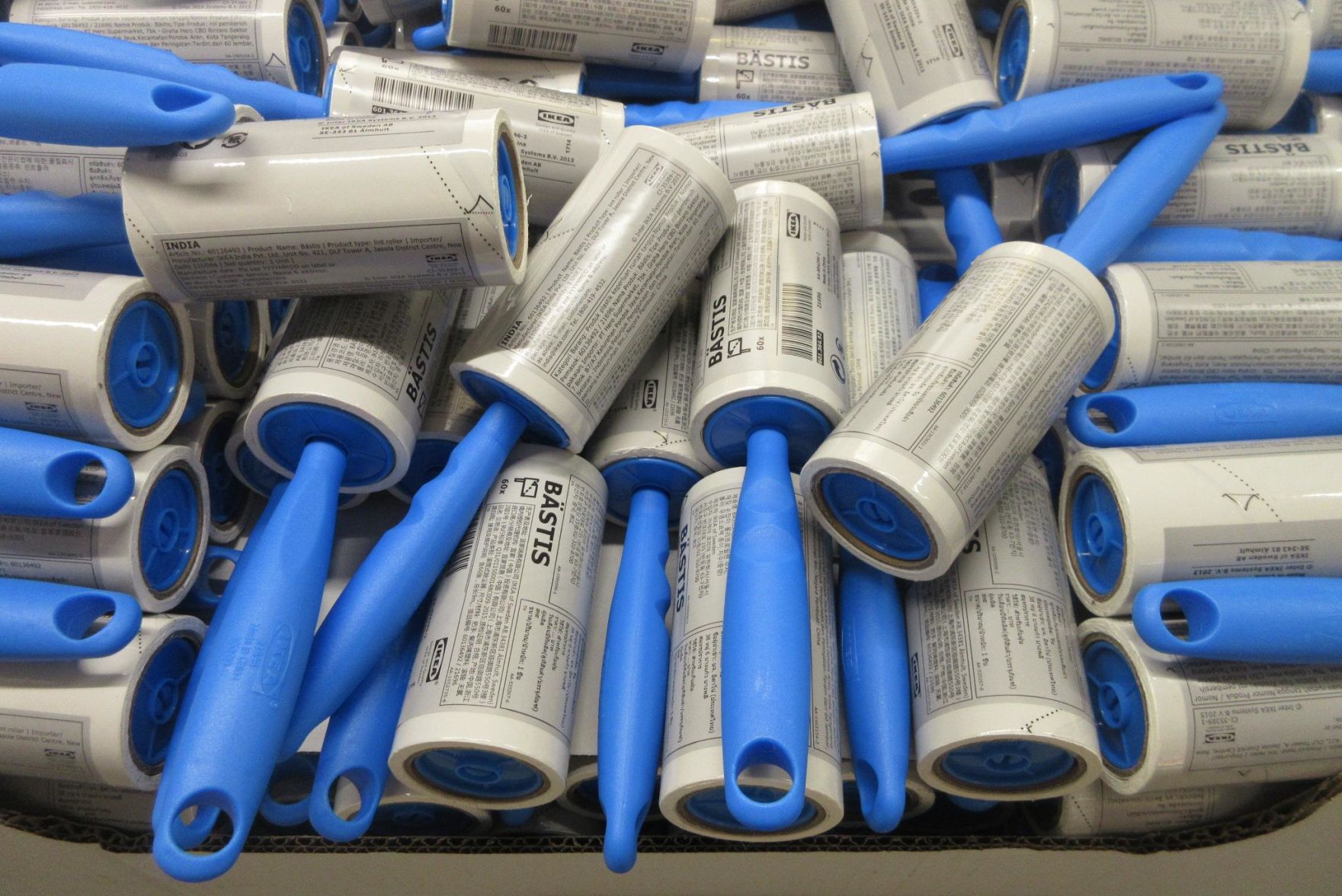 Rubber lint brush
